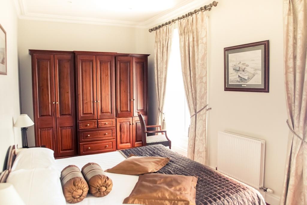 Arnolds Hotel Данфанахи Екстериор снимка